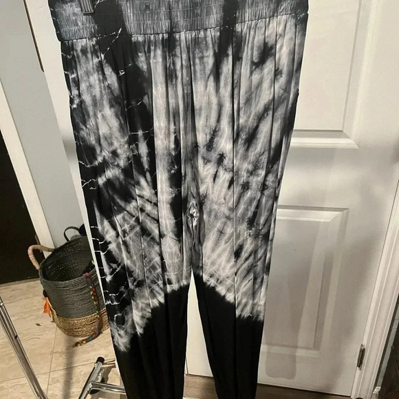 Cute Tie Dye Pants - Picture 2 of 5